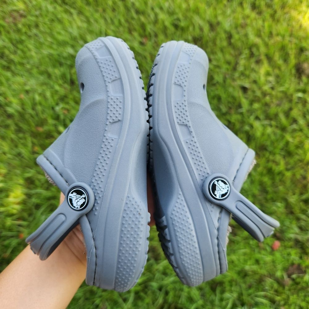 Crocs Kids Classic Baya Gray Fuzzy Lined Lightweight Cozy Comfort Clog Size C10 - Picture 6 of 15